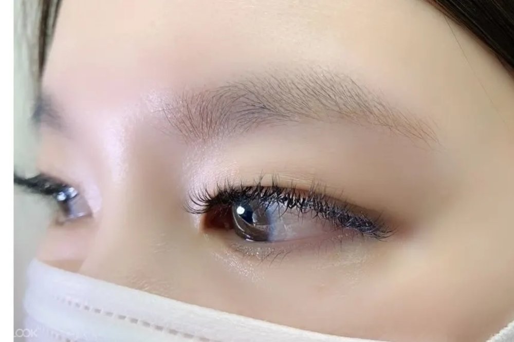 Something Classy 植眼睫毛及修眉