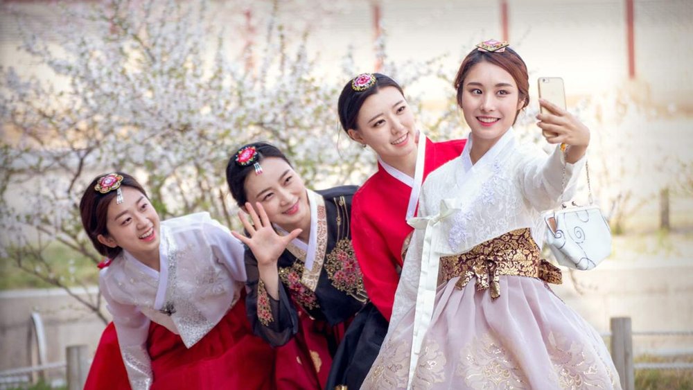 Feel like a K-drama star as you dress up in traditional Korean dress