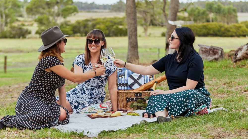 Have a great girls’ day out at Whicher Ridge