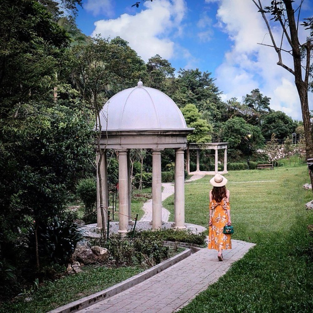 山頂公園必到的打卡英式庭院。(Instagram @misscloud852)