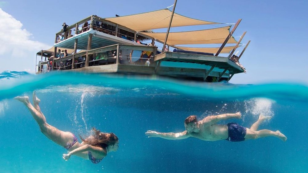 Snorkelling and diving with friends never disappoints. Image credits: @cloud9_fiji on Instagram