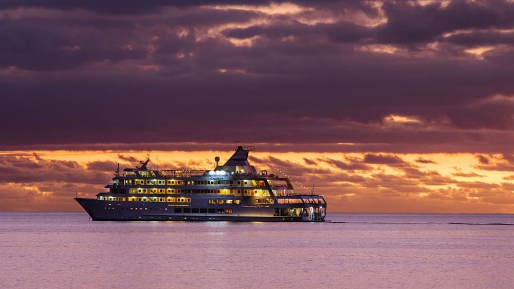 Sunset Cruise Under Magical Sky. Image credits - @captaincookfiji on Instagram