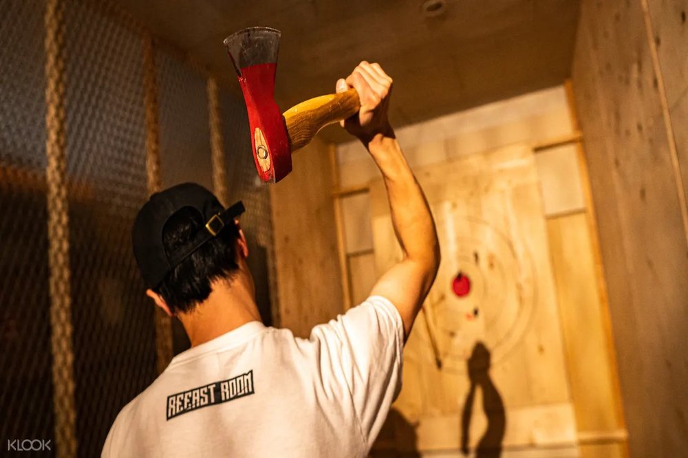 34123 REEAST ROOM リーストルーム Axe Throwing 斧投げ