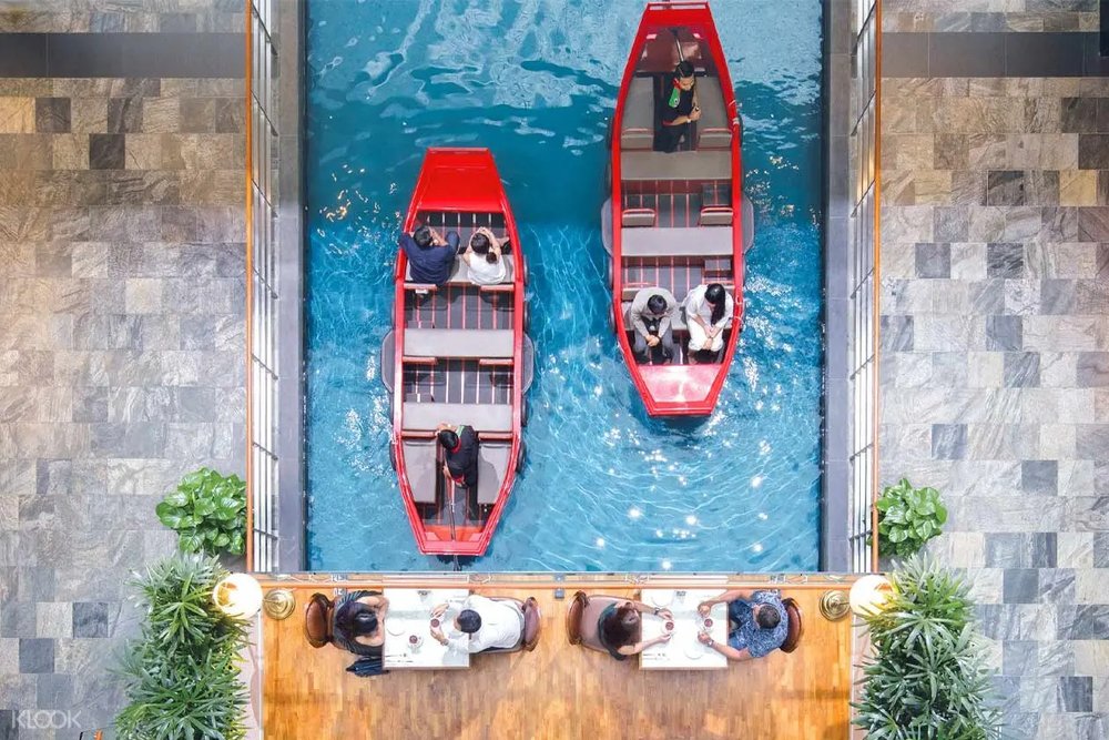 Marina Bay Sands Tour Sampan Boat with SRV Food Tour at Lavo