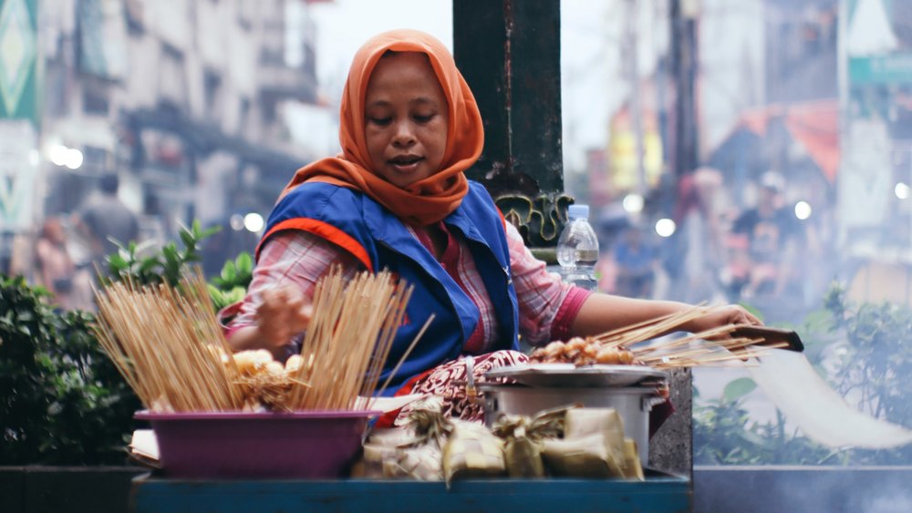 Try out different street eats aside from Gudeg! Image credit: Lek Nikto on Unsplash 
