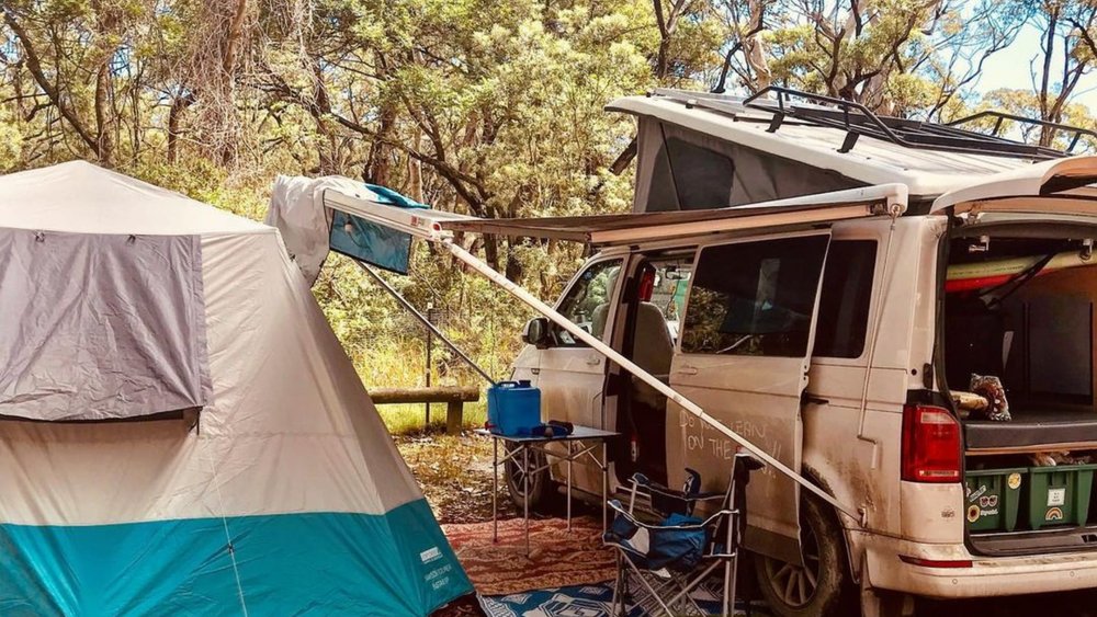 Experience the ultimate camper life at Jervis Bay. Image credits: @lil_roamer on Insatgram