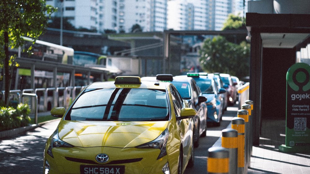Taxis are common modes of transportation from the airport. Image credits Benjamin Chan on Unsplash