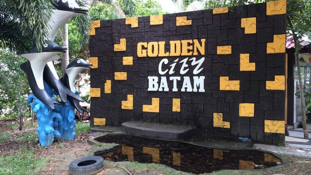 Visit the neighbouring Indonesian city on a jam-packed day trip from SG