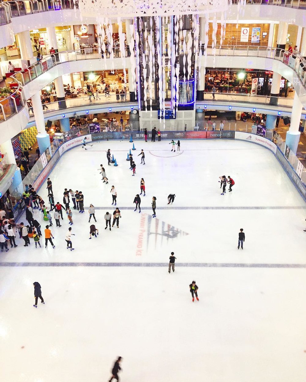 sunway pyramid christmas deco 2021 ice skating