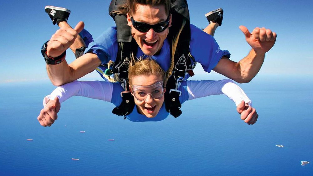 Feel like you’re flying as you skydive in Wollongong.]