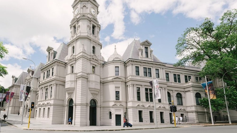 Get to know more about local and international artworks at Auckland Art Gallery. Image credits: @aucklandartgallery on Instagram