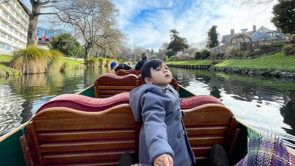 Don’t miss out on a lovely scenic punt ride on the Avon River. Credits; @annkimberlycastillo