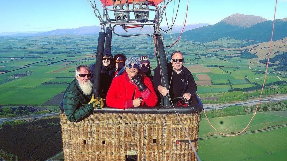 Have a great morning flight and enjoy the views of the Canterbury Plains below you. Credits: @adventureballoonsnz
