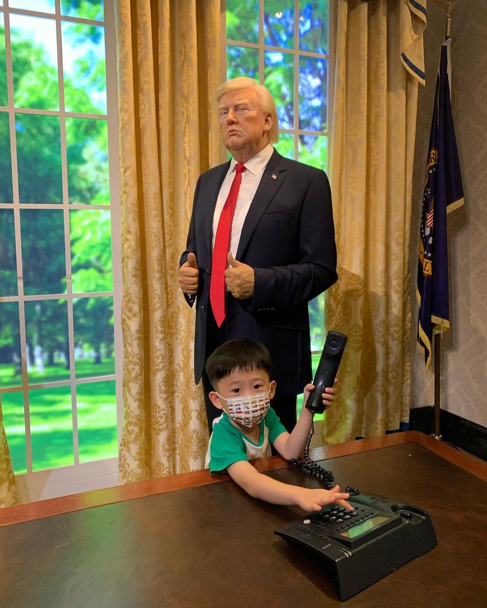 想去旅行？和政要的蠟像打卡扮去美國吧！(Instagram @ hudsongorrr)