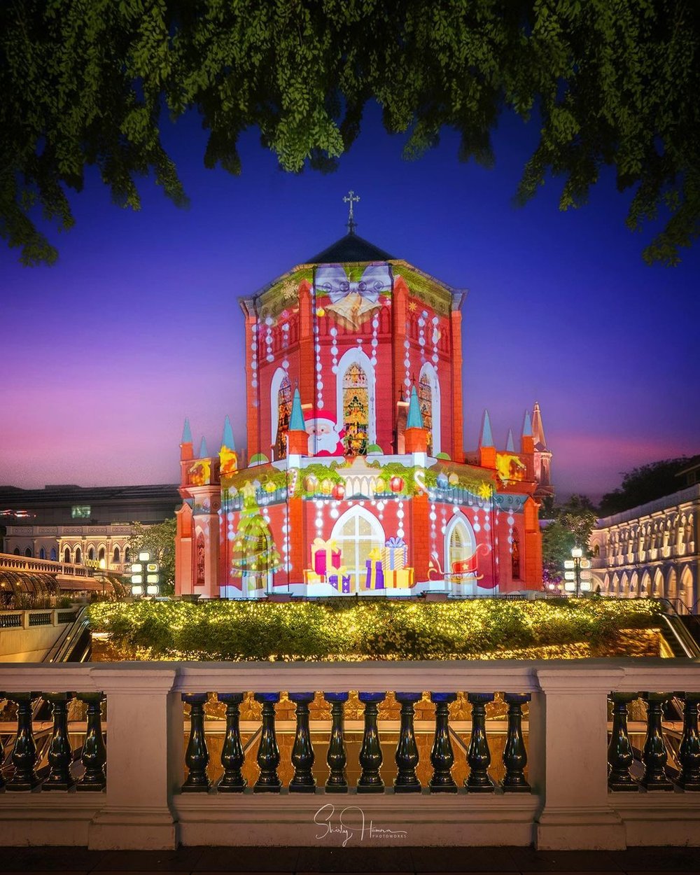 christmas singapore chijmes ice skating light show