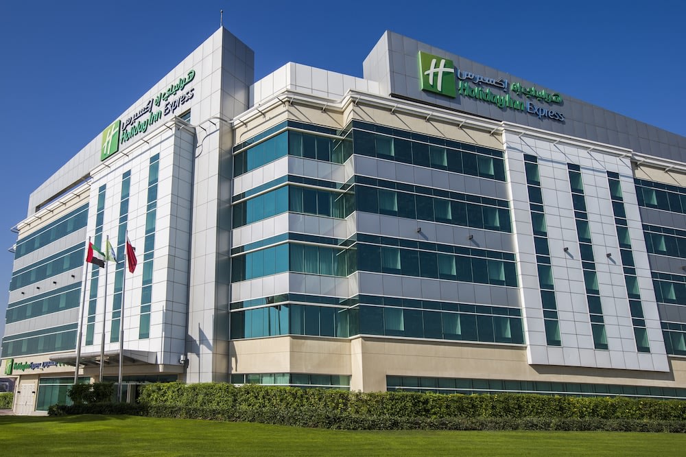 Holiday Inn is perfect for travelers who want to rest before touring around Dubai