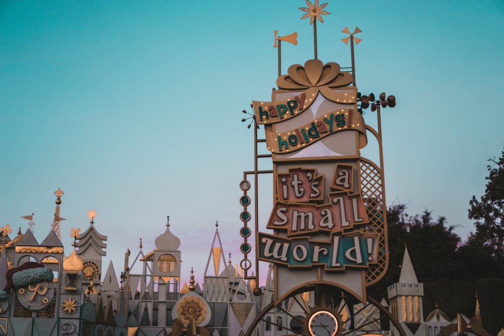 Check how “it’s a small world” transformed this Christmas season! (Credits: Yulissa Tagle on Unsplash)