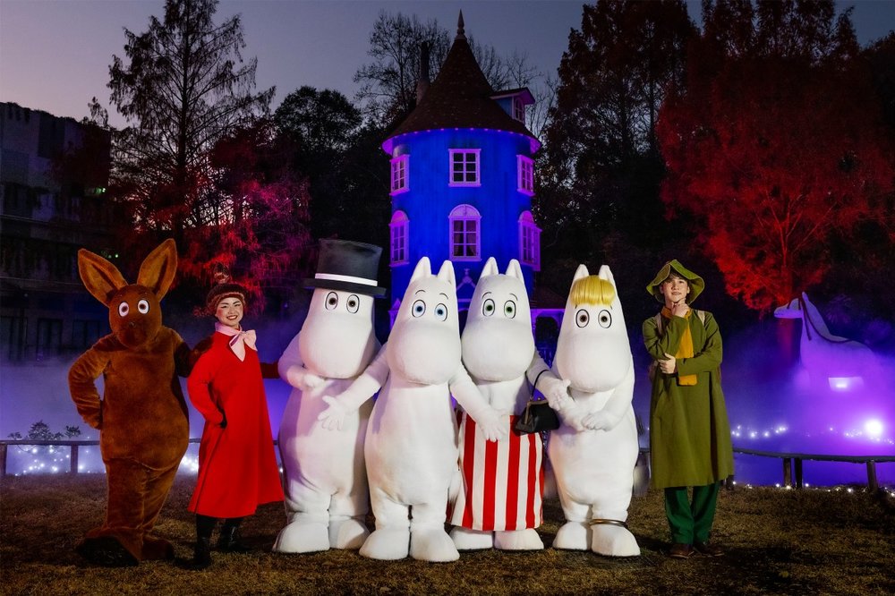 36646 ムーミンたち　ライトアップ　正面