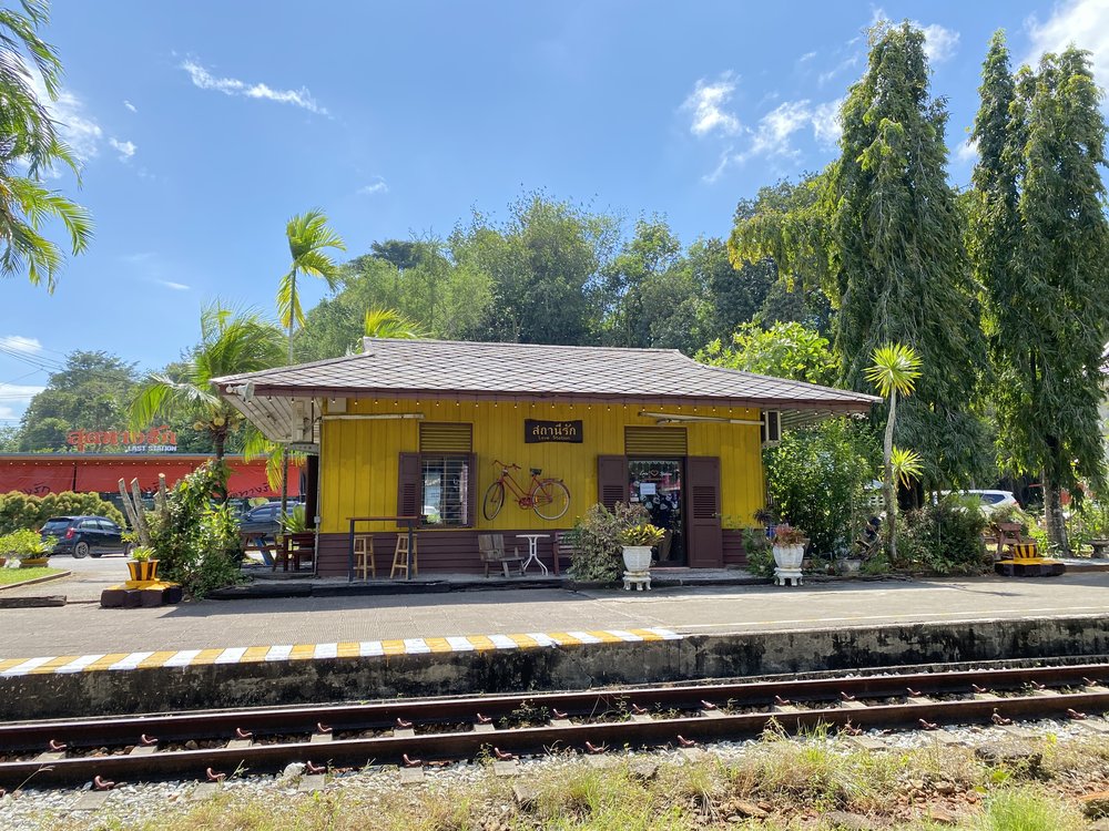 train station trang 2