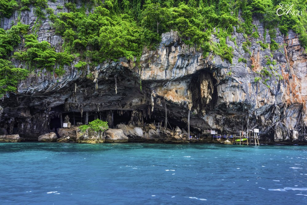 phi phi islands rock formations