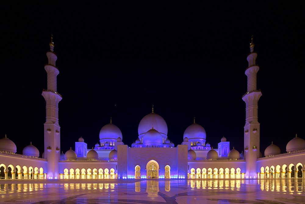 sheikh zayed mosque abu dhabi at night