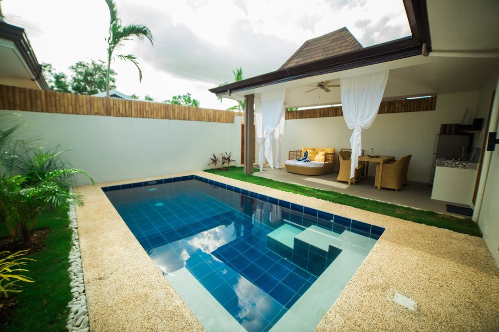 bali style pool area