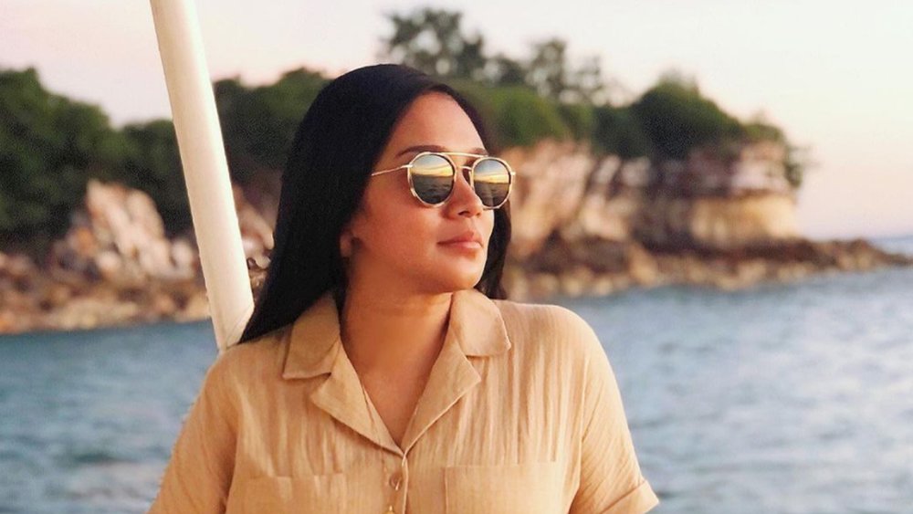 See the sunset light up the city during your dinner cruise. Credit: @__cakes_by_daphne__