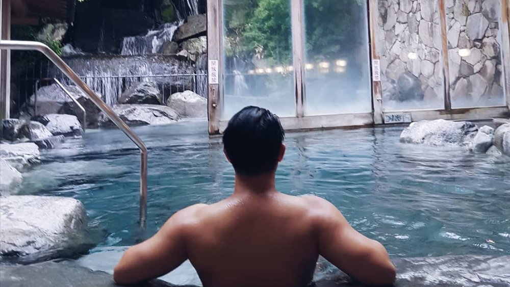 Drift into a state of pure bliss when you go to an authentic hot spring at Kinosaki Onsen. Credit: @jono__wu