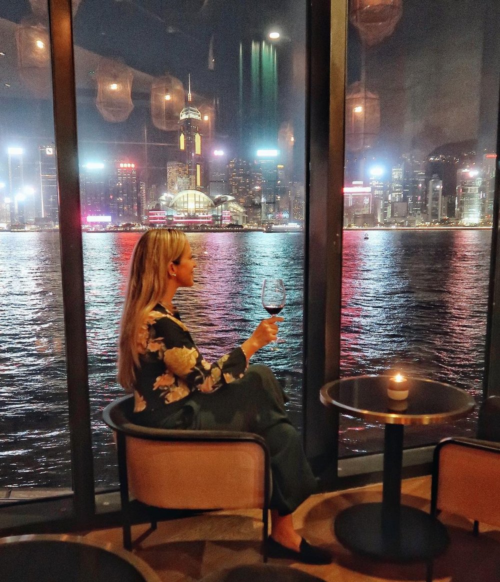 餐飲優惠可選擇到香港藝術館內的Hue享用晚餐,欣賞夜景。(Instagram @thisgirlabroad)