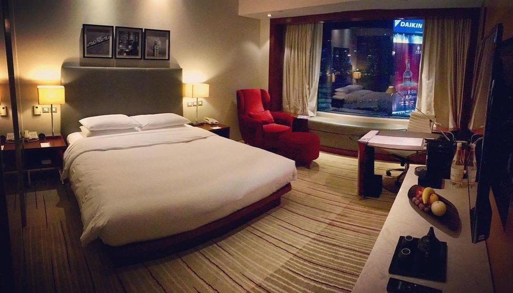 房間格調簡約高雅,入門級的標準客房都有約300呎。(Instagram @lucxurytraveling)