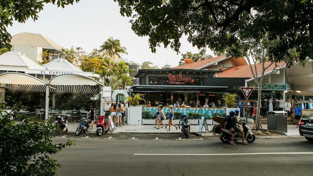 Splurge on yourself at Hastings Street. Image credits: @lumea_photo from @hastingsstnoosa on Instagram