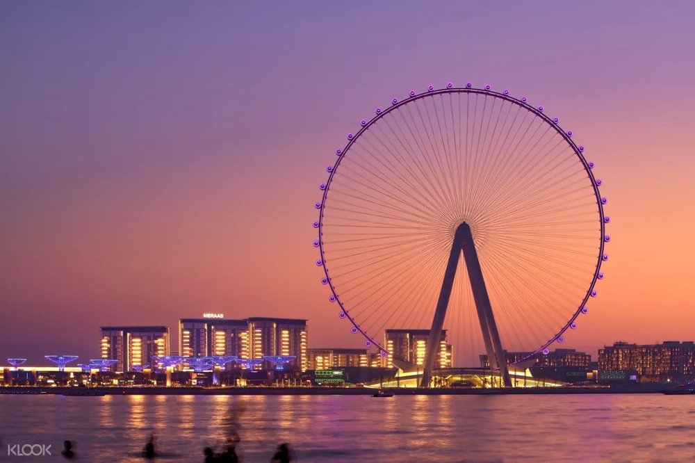 Witness magical sunsets at the Dubai Eye