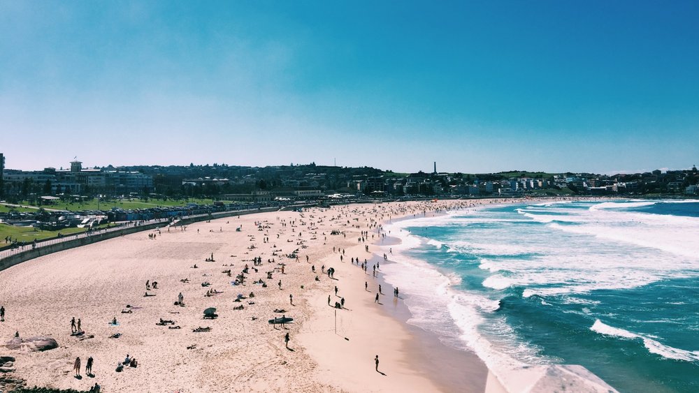 You and the fam will love the easygoing vibe at Bondi Beach. Image credits: @paulajnaes on Unsplash