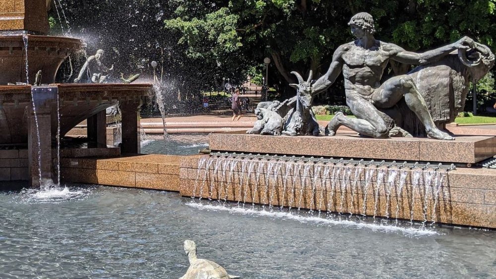 A walk in the park, specifically Hyde Park, is just what the doctor ordered! Image credits: @deborahlittle2320 on Instagram