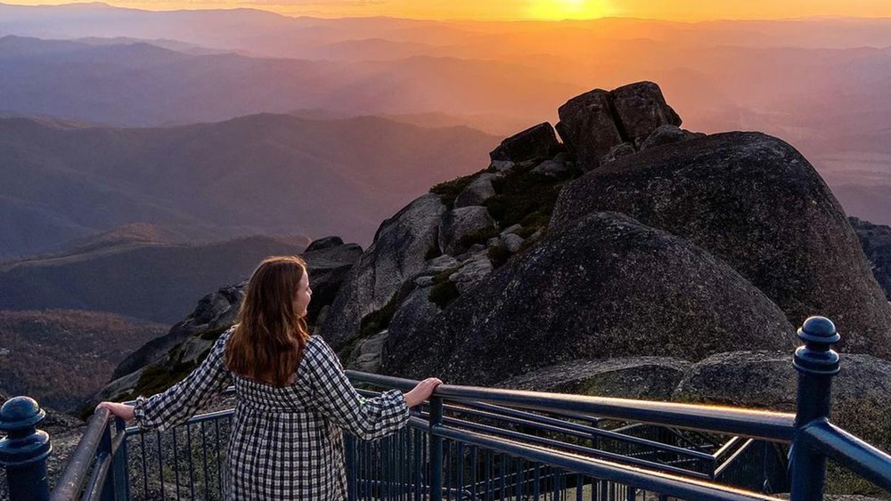 Time your hike up The Horn Lookout during sunset for incredible views like this one. Image credit: @elises.traveldiary on Instagram