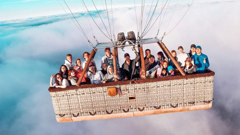 Hop on a hot air balloon in Surfers Paradise and soar across the Gold Coast!