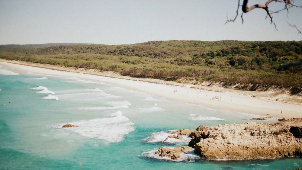 The Straddie offers the best of surf, sand, and sea near Brisbane! Image credits: Finn on Unsplash