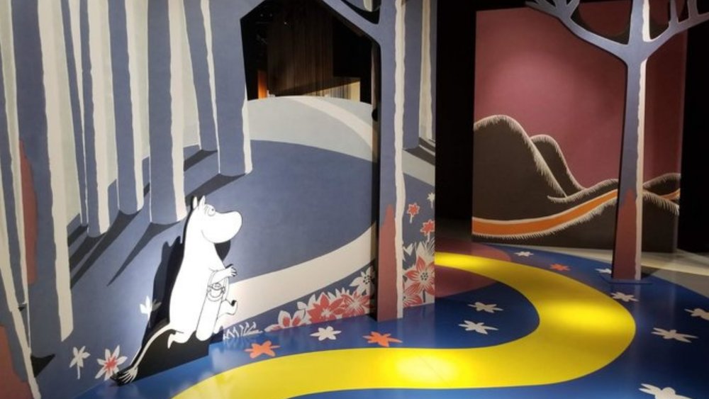 You can take creative photos with the tiny tykes in the exhibit!