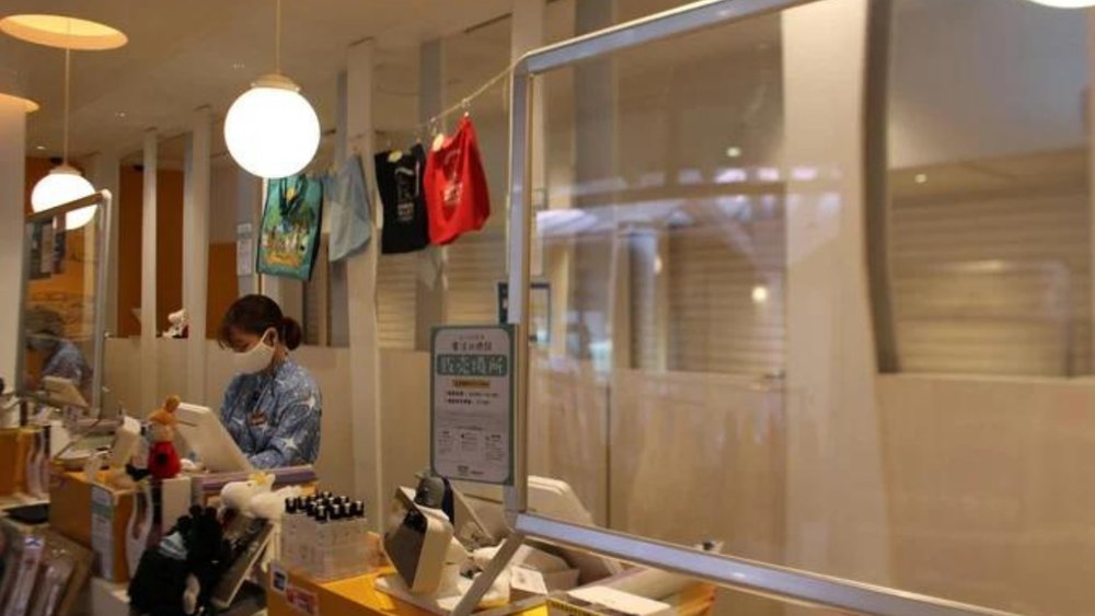 Splash panels have been installed to prevent spread of the virus.