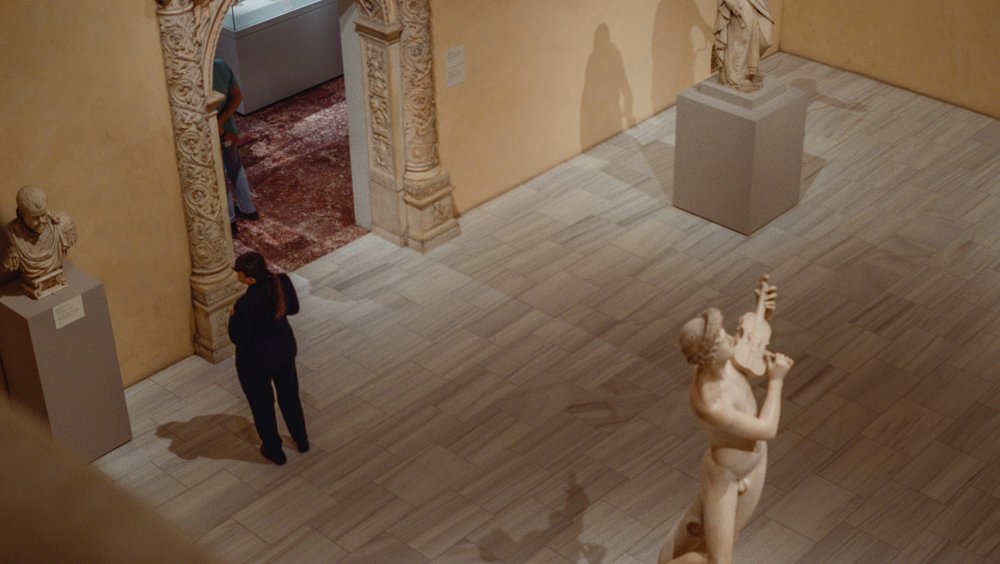 Art hop the biggest museum in the country