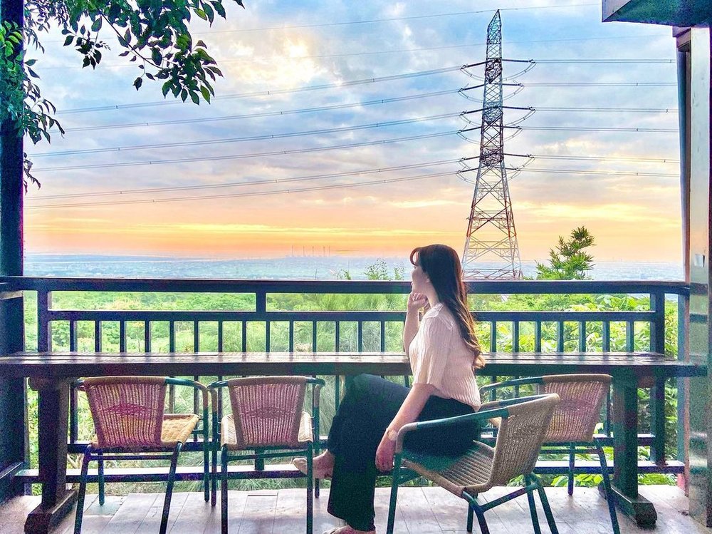 台中夜景咖啡廳：岳家庄