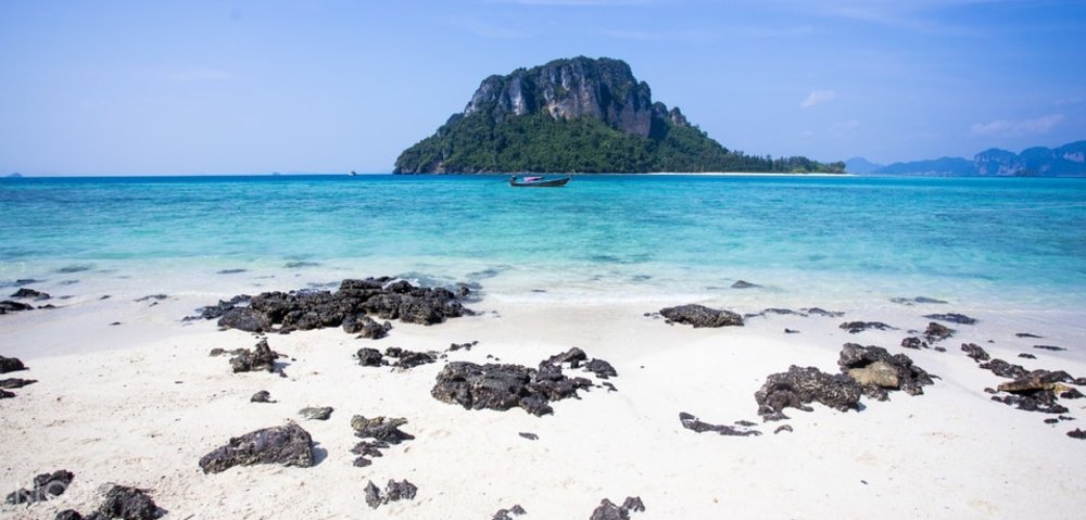 ทัวร์เกาะ 4 แห่งในจังหวัดกระบี่แบบเต็มวันด้วยเรือสปีดโบ๊ท เรือหางยาว หรือเรือสำราญ