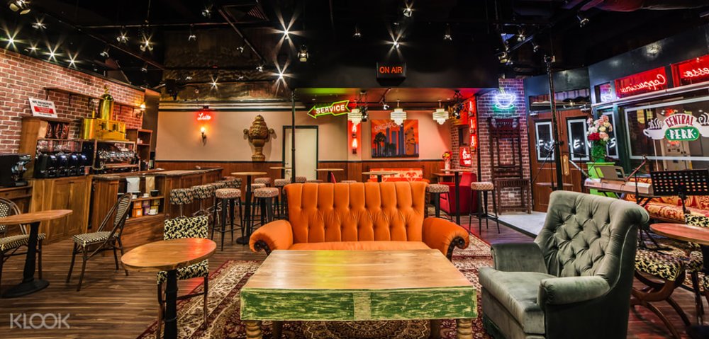 themed cafes central perk