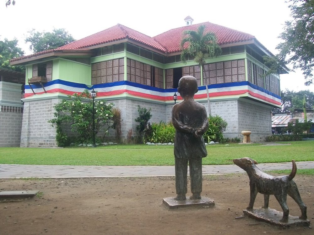 house and statue