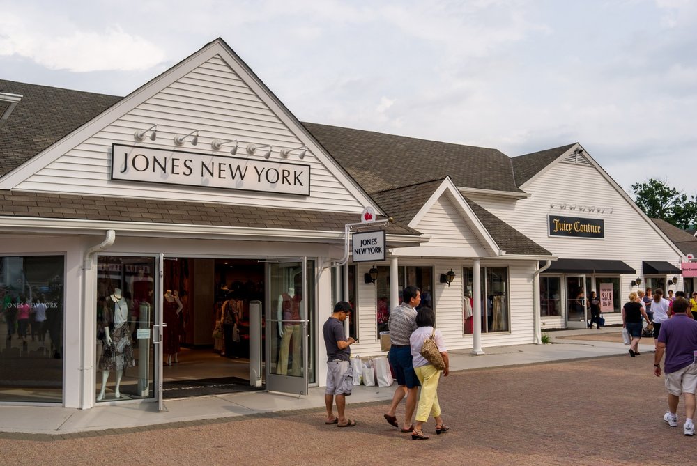 Woodbury Common Premium Outlets in NYC