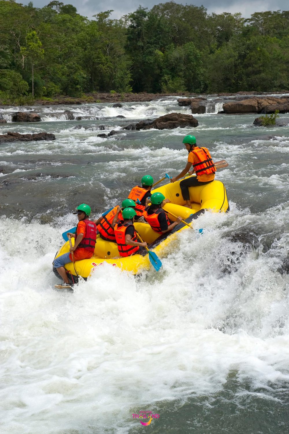 ล่องแก่งหินเพิง