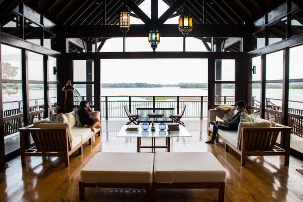 dining area overlooking lake