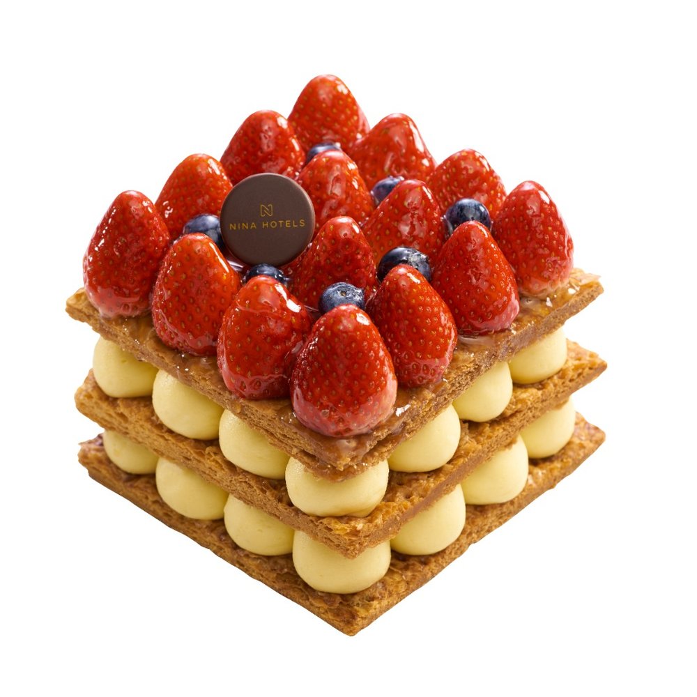 除了經典款式的拿破崙蛋糕外，荃灣西如心酒店Nina Patisserie更推出士多啤梨、芒果及雜莓口味。