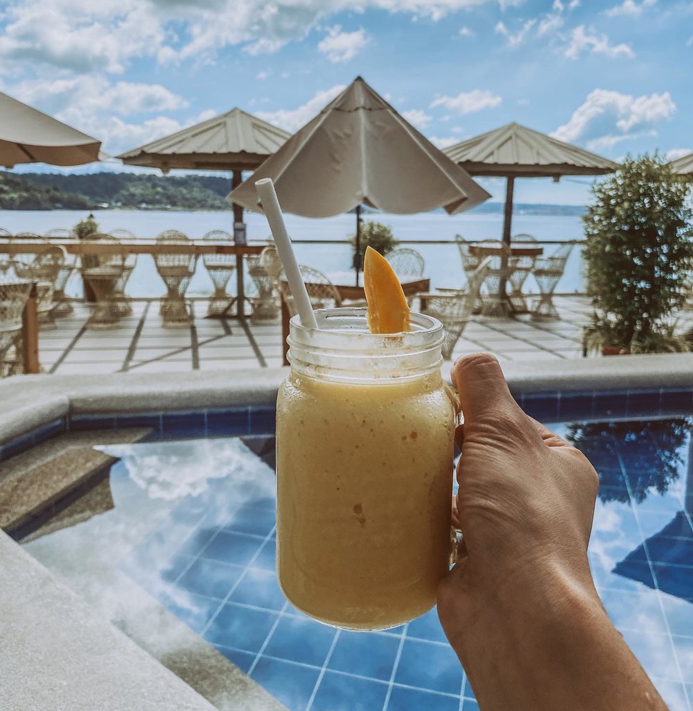 mango shake in mason jar