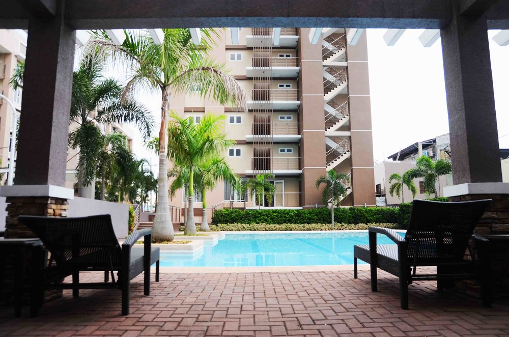 poolside lounge beds